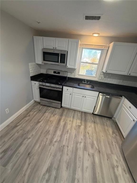 14 Saratoga Ave Apt 3 #3 - Photo 4 of 16