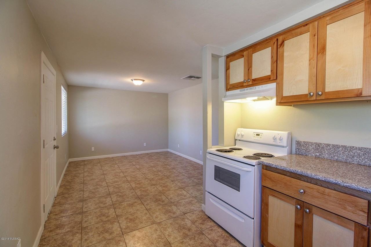 5765 E 28th St Unit B #B - Photo 7 of 10