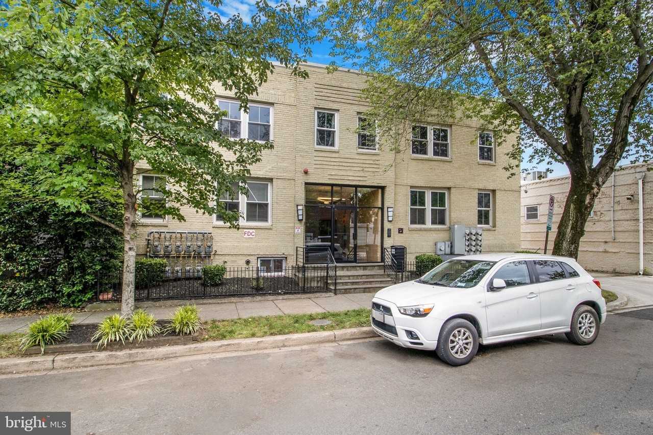 417 18th St Ne Apt 101 #101 - Photo 2 of 50