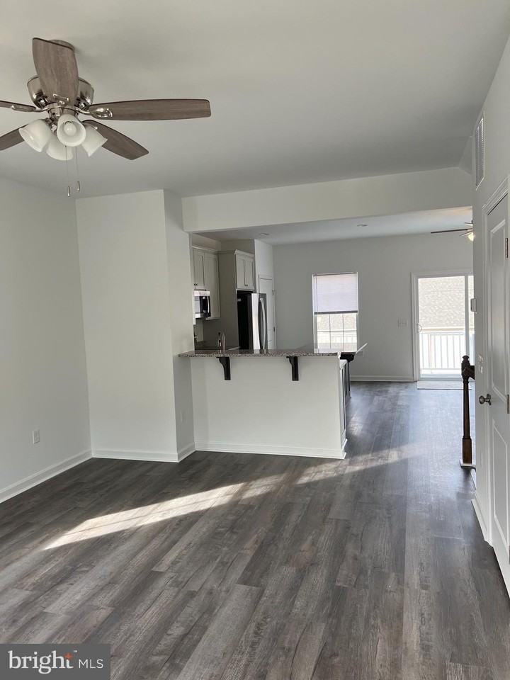 511 Ann Moore St - Photo 4 of 13