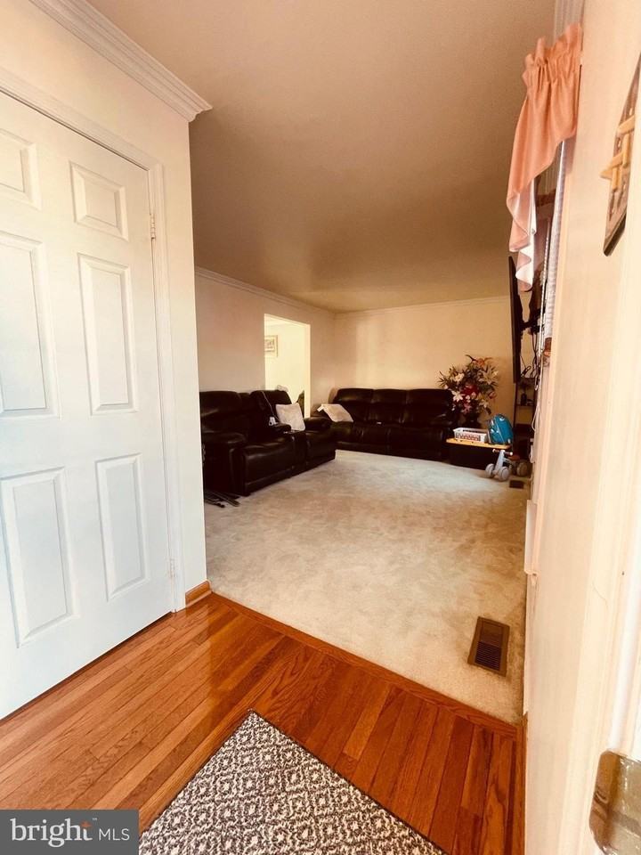 404 Navaho Dr - Photo 5 of 44