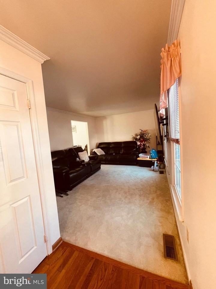 404 Navaho Dr - Photo 6 of 44