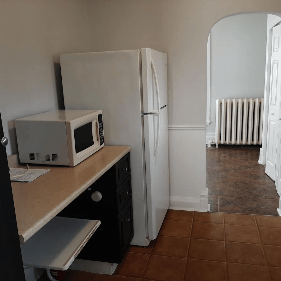 270 Carlton Street - Photo 7 of 9