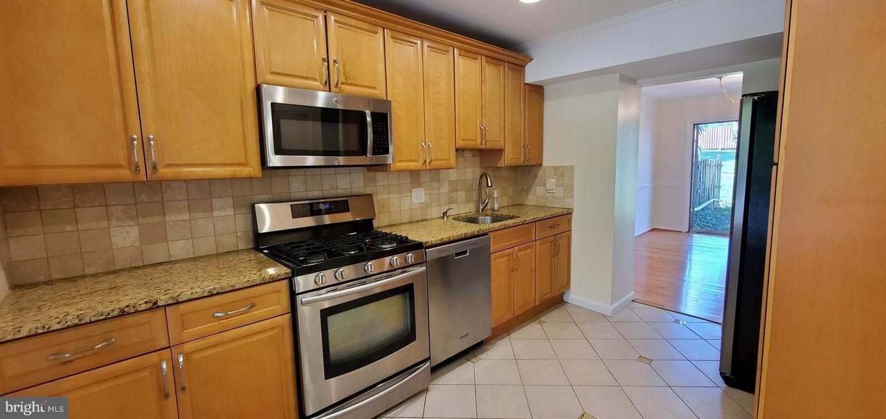 972 Paulsboro Dr - Photo 7 of 41