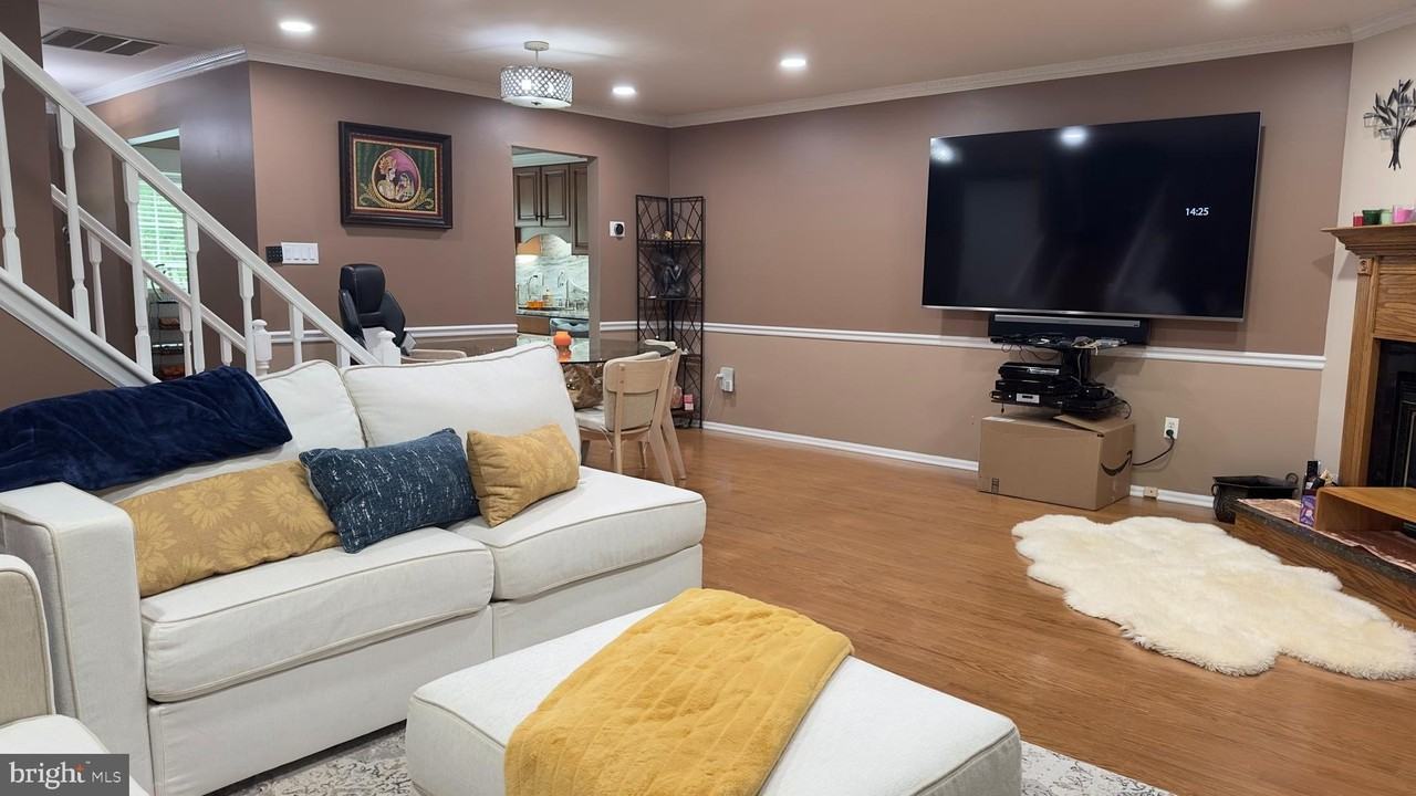 13 Devon Ct - Photo 5 of 18