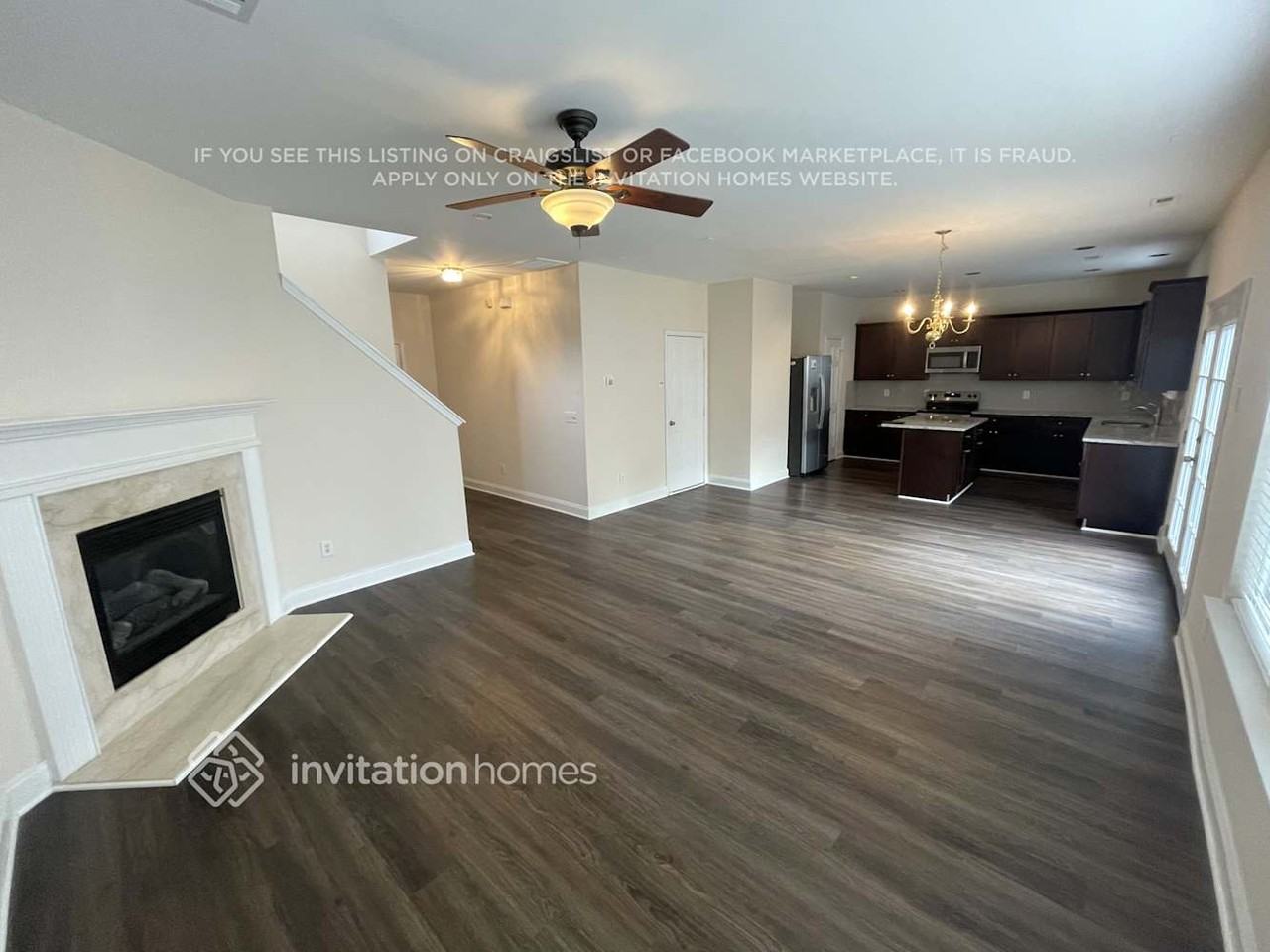 2415 Harwood Hills Ln - Photo 3 of 15