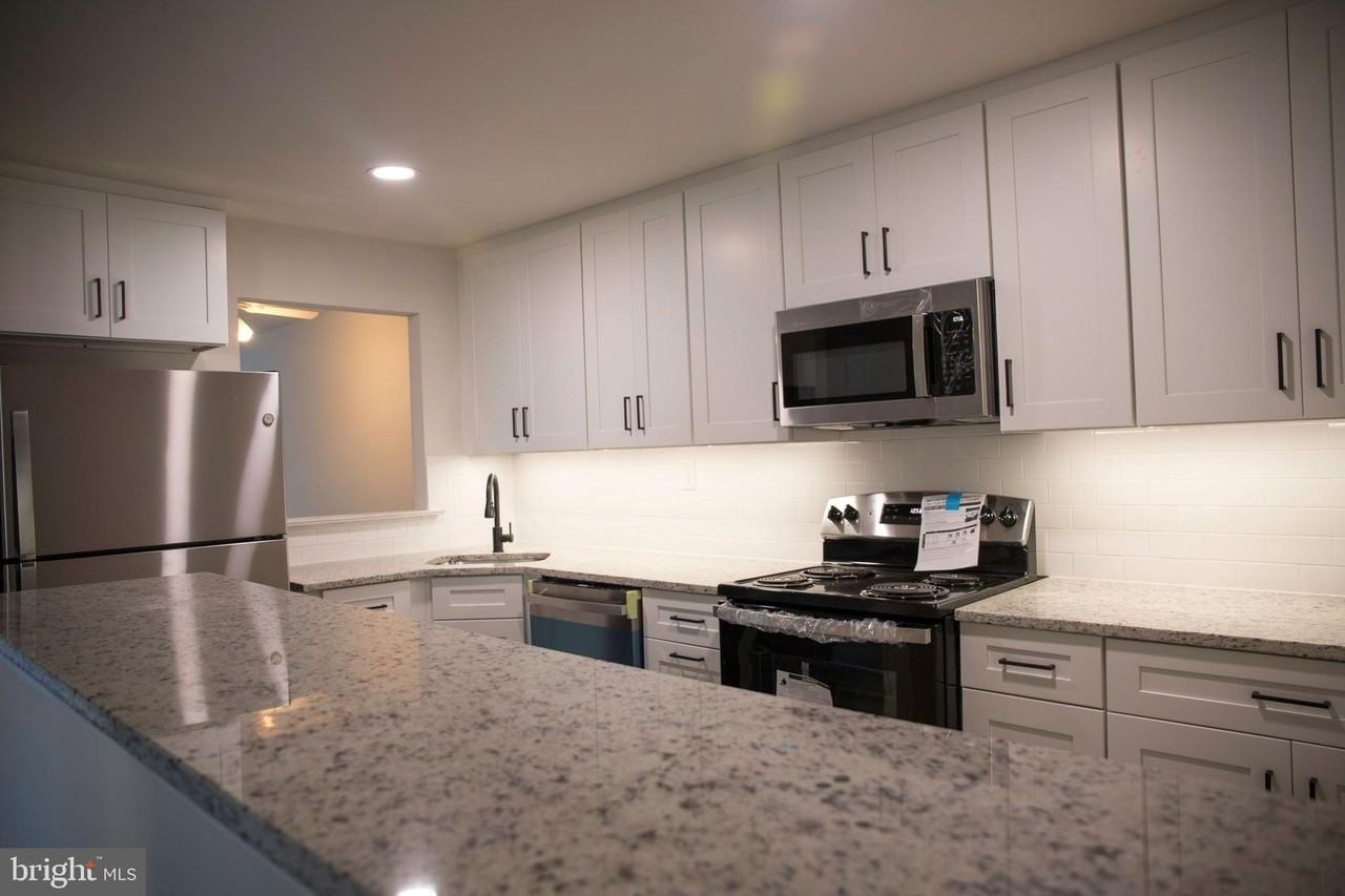 20012 Beacon Hill Dr - Photo 6 of 12