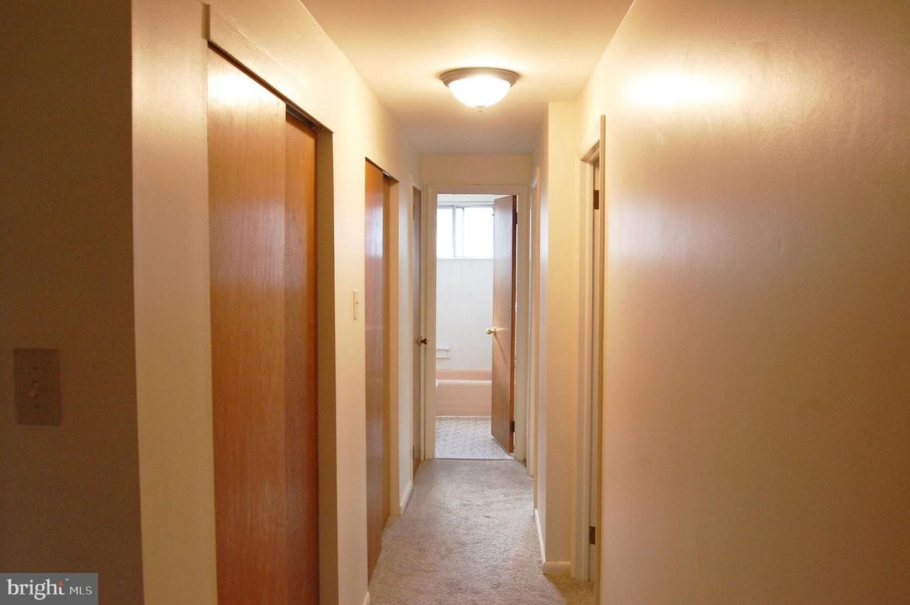 979 Glasgow St - Photo 5 of 12