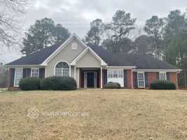 featured image of 401 Stuarts Ln