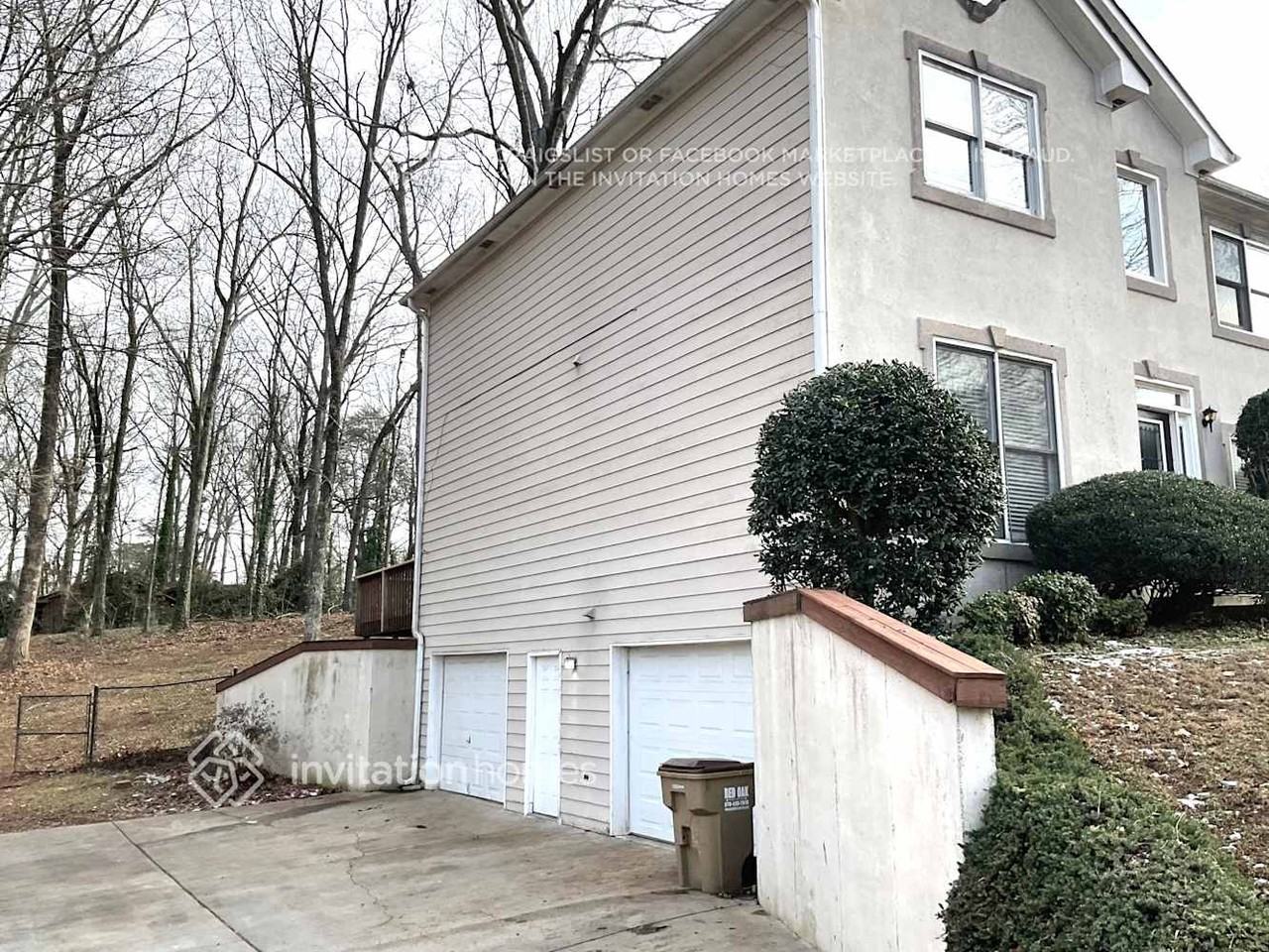2075 Ivy Ln - Photo 2 of 19