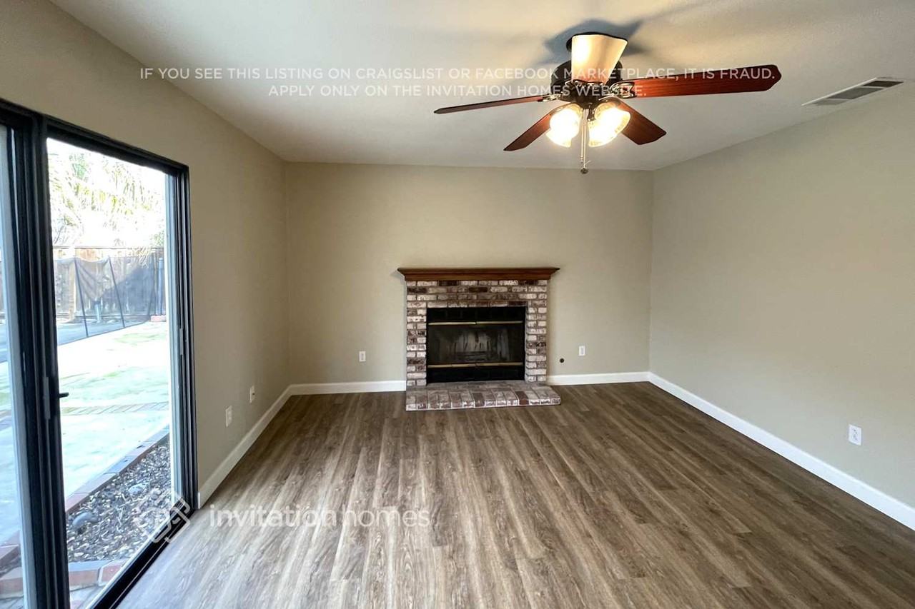 4501 Deerhorn Ct - Photo 3 of 15