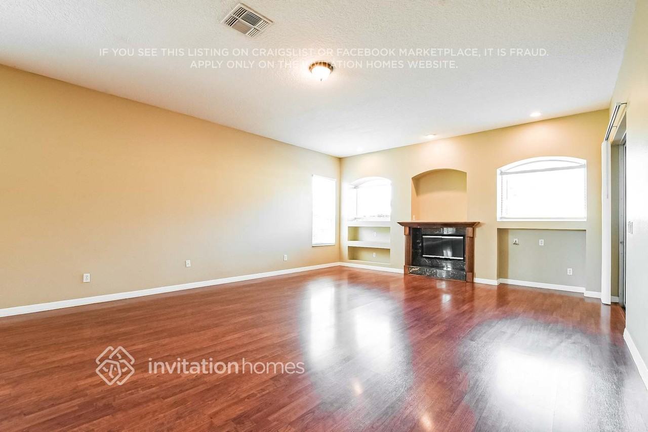 339 Highbrooke Blvd - Photo 4 of 18