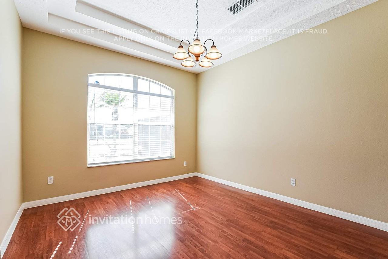 339 Highbrooke Blvd - Photo 6 of 18