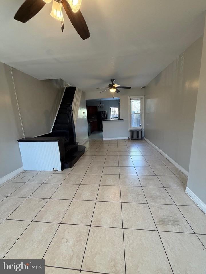 3310 E St - Photo 2 of 14