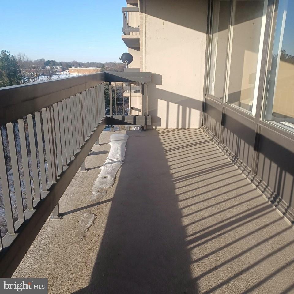 3705 S George Mason Dr Apt 708s #708S - Photo 3 of 28