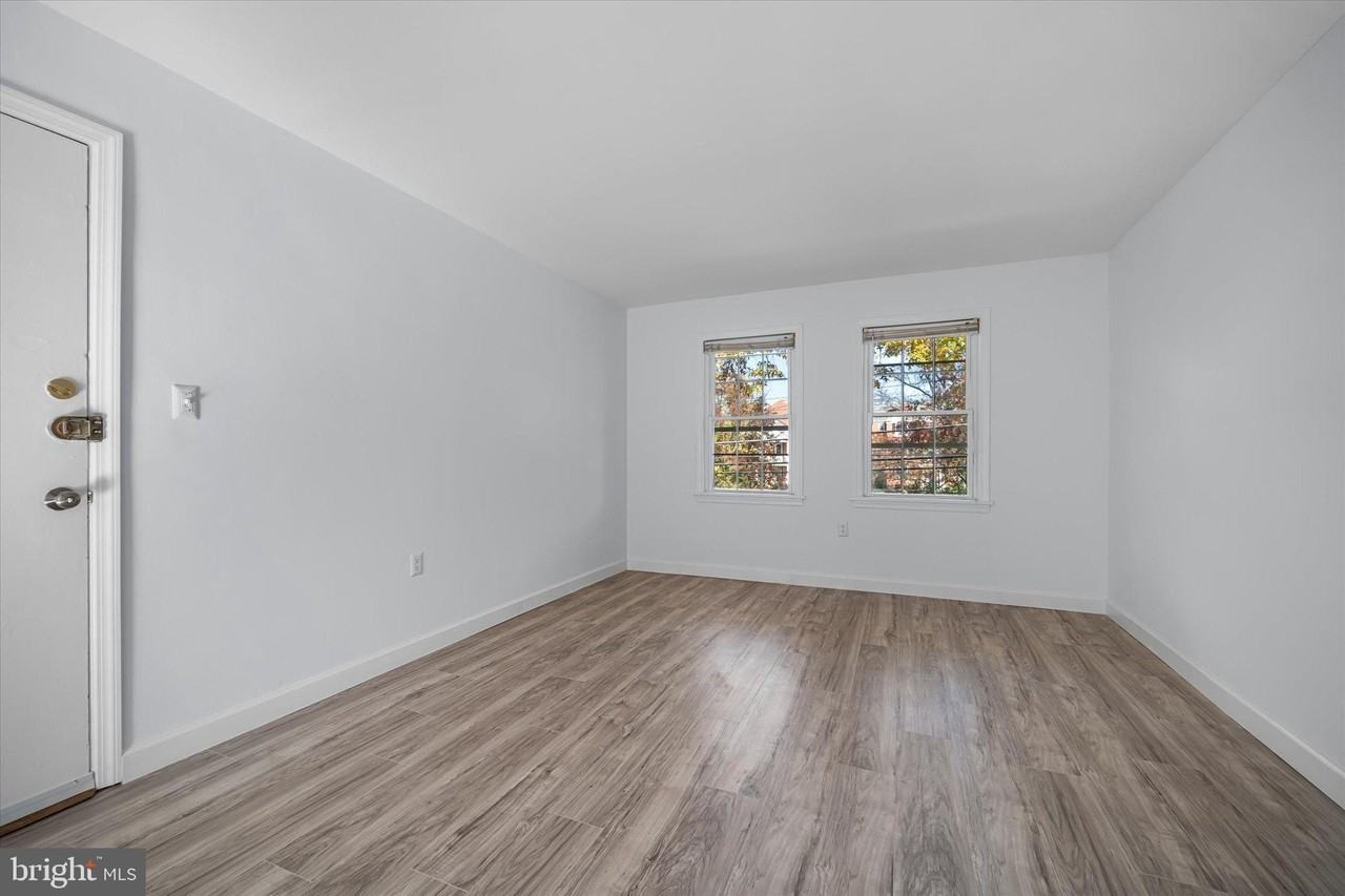 1403 Belle View Blvd - Photo 5 of 21