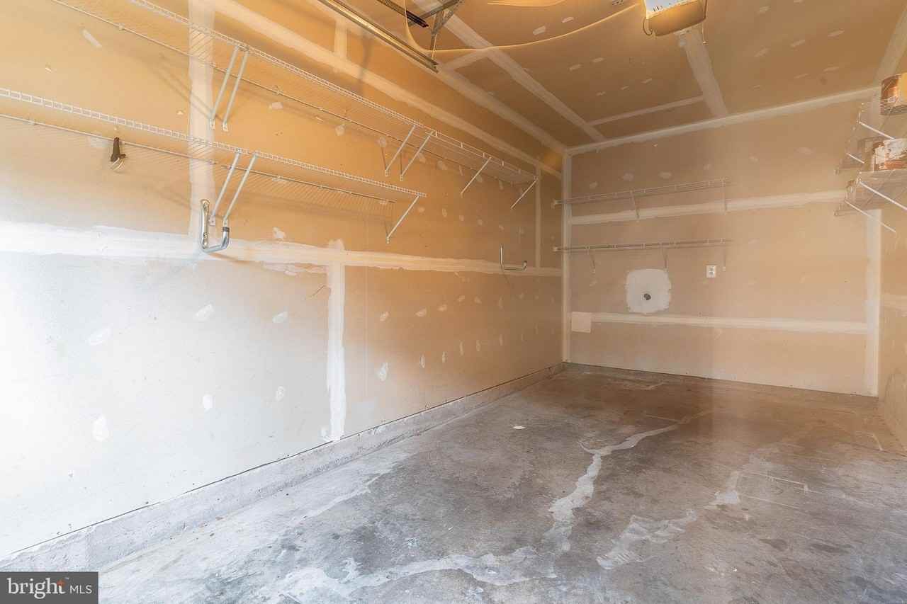 21927 Windy Oaks Sq - Photo 6 of 49