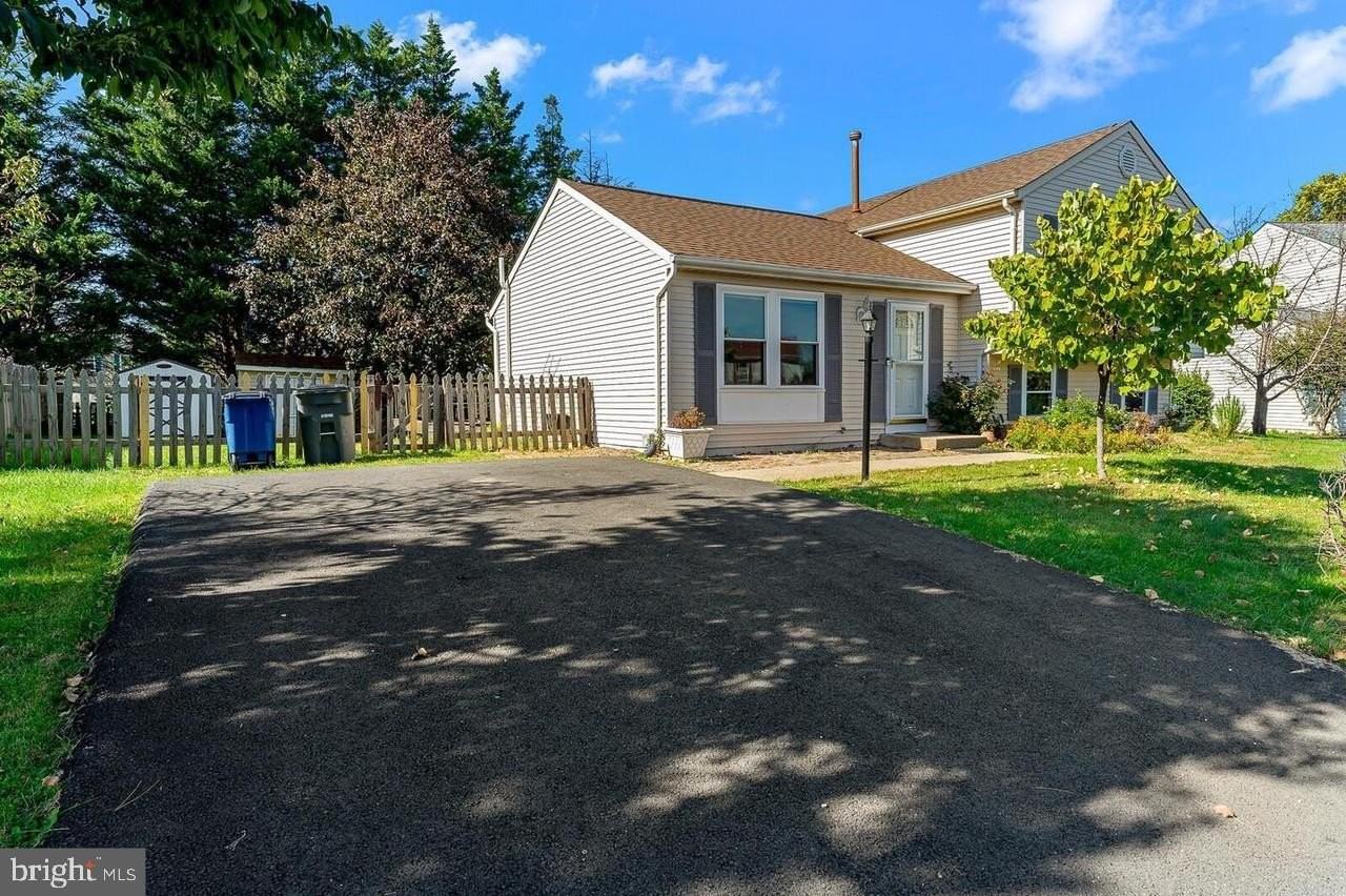 223 Laura Anne Ct - Photo 2 of 22