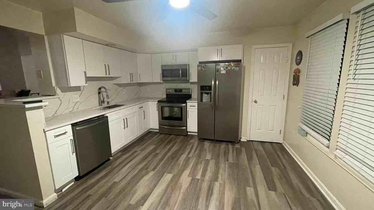 9464 Teaberry Ct - Photo 3 of 11