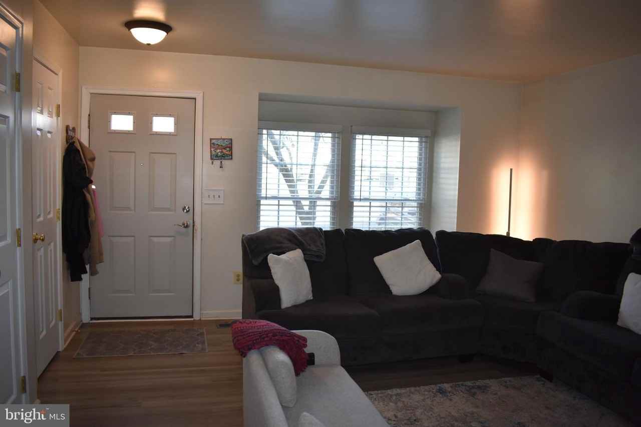 9464 Teaberry Ct - Photo 6 of 11