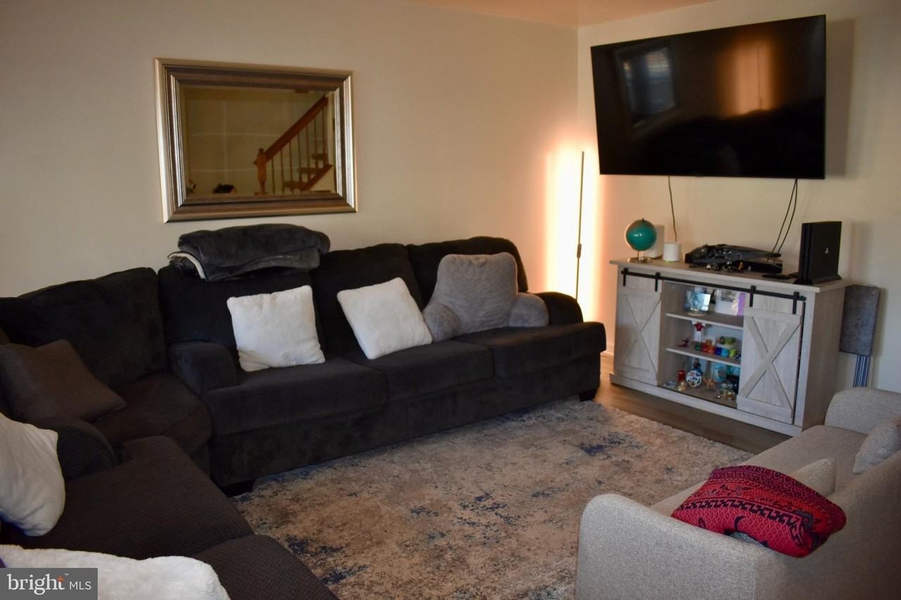 9464 Teaberry Ct - Photo 7 of 11