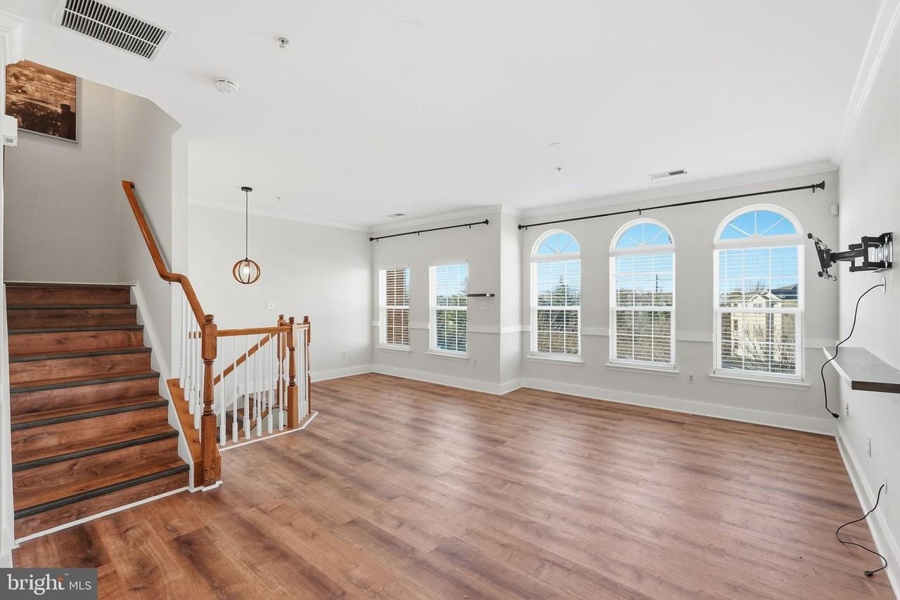 9534 Walker Way - Photo 3 of 26