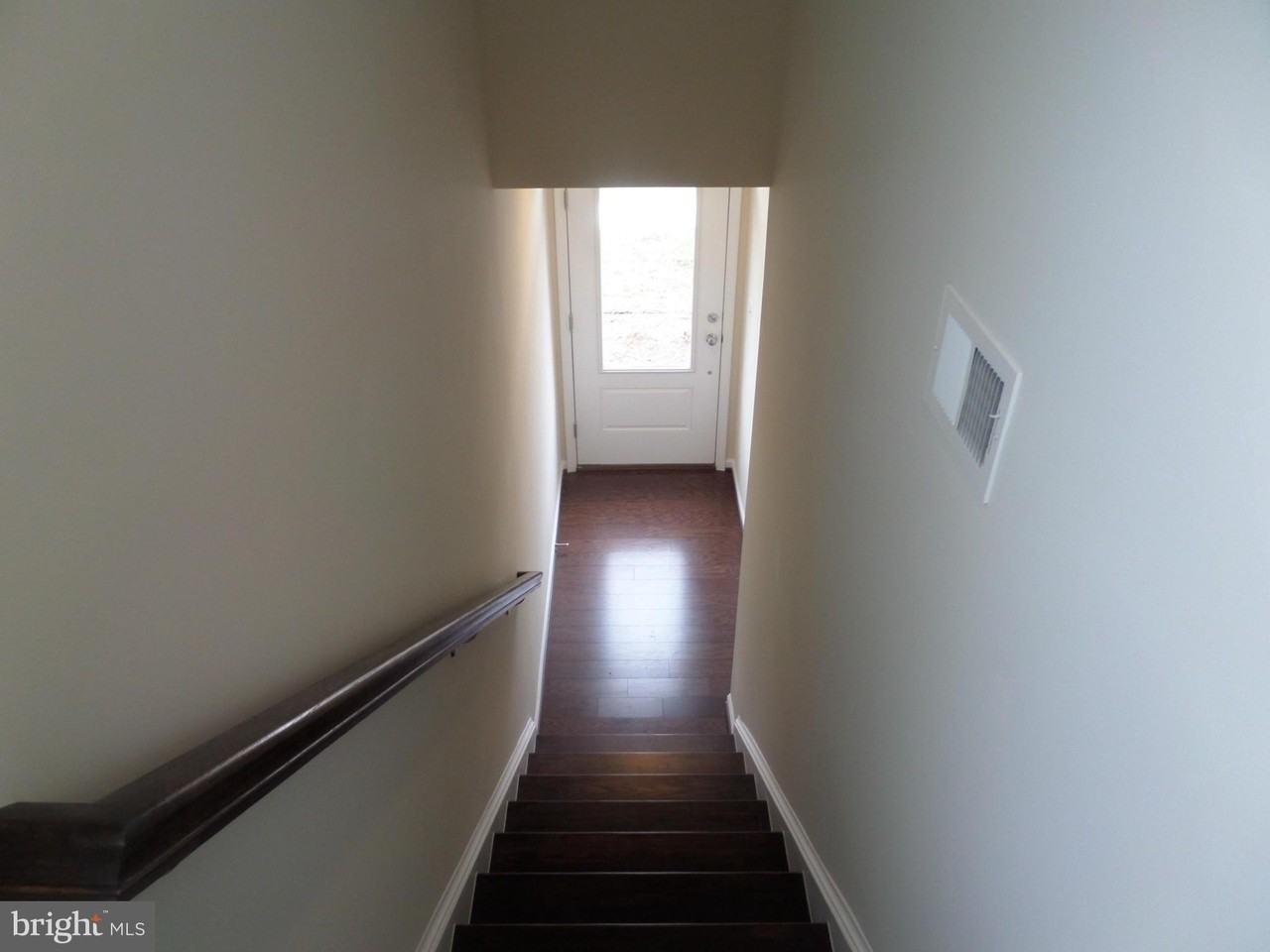 6634 Bartrams Forest Ln - Photo 3 of 40