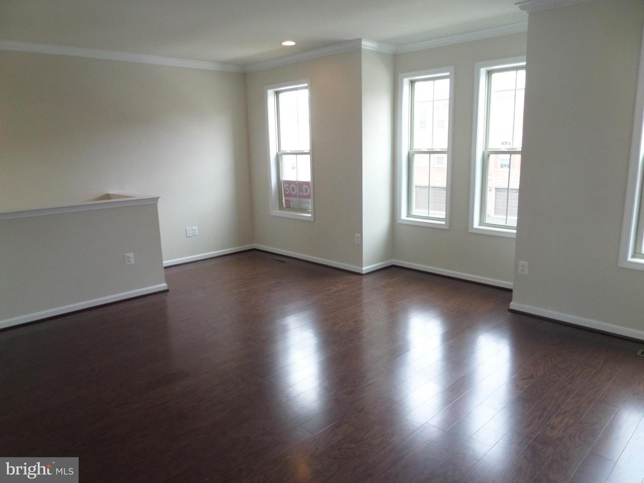 6634 Bartrams Forest Ln - Photo 5 of 40