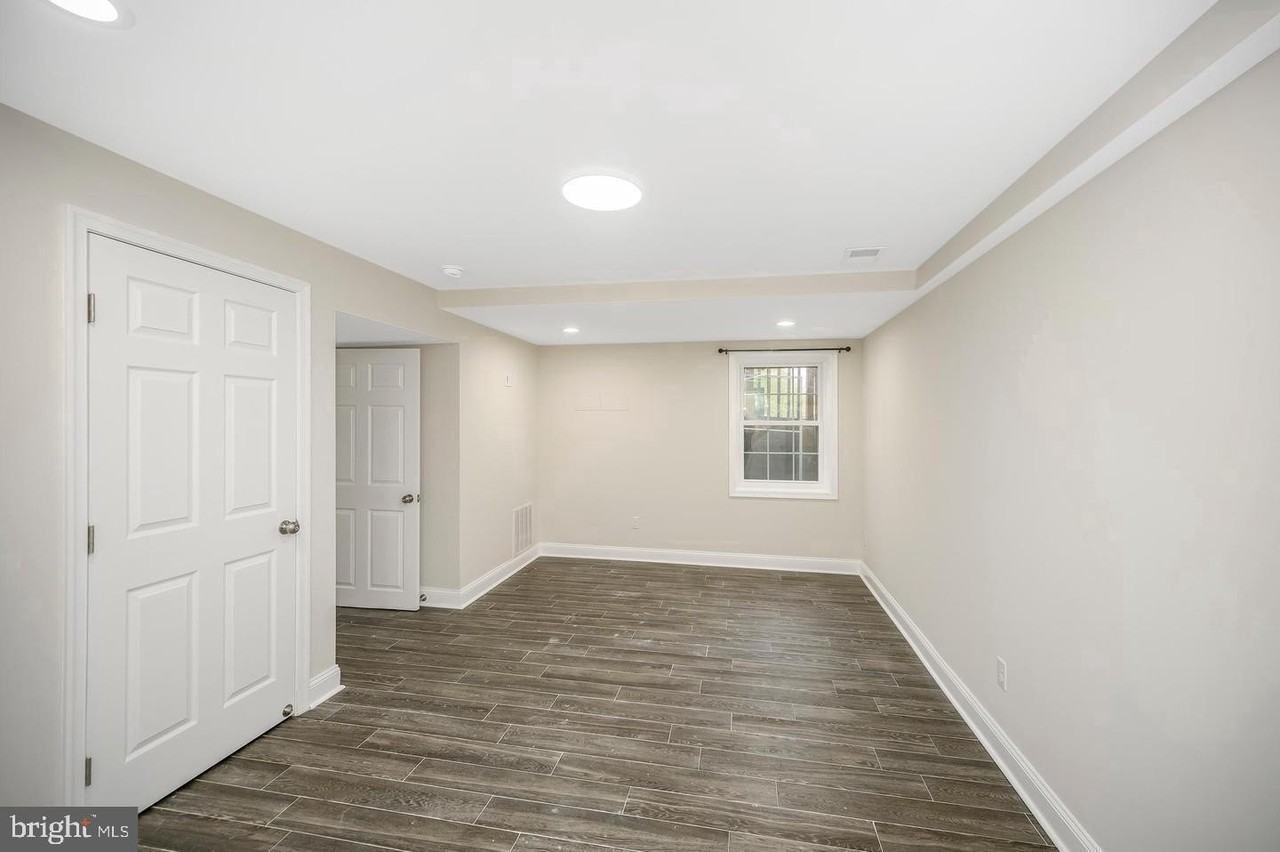 20 Dawson Dr Unit Apt #2 - Photo 6 of 19