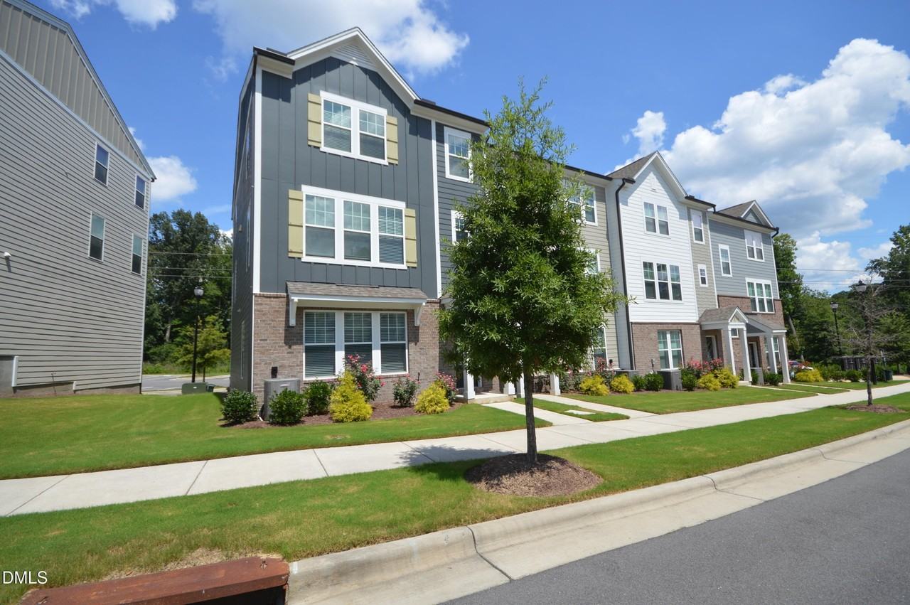 7016 Gentle Pine Pl - Photo 2 of 36