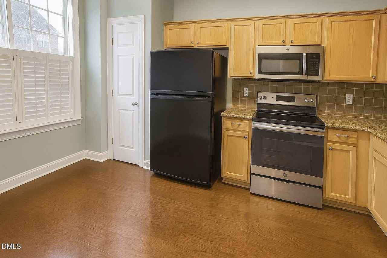 183 Lumina Pl - Photo 3 of 7