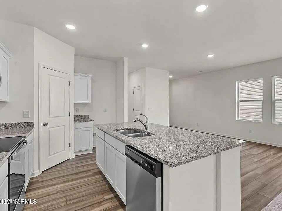 3021 Winding Ridge Dr - Photo 4 of 15