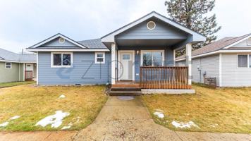 featured image of 7125 N Crestline St #3