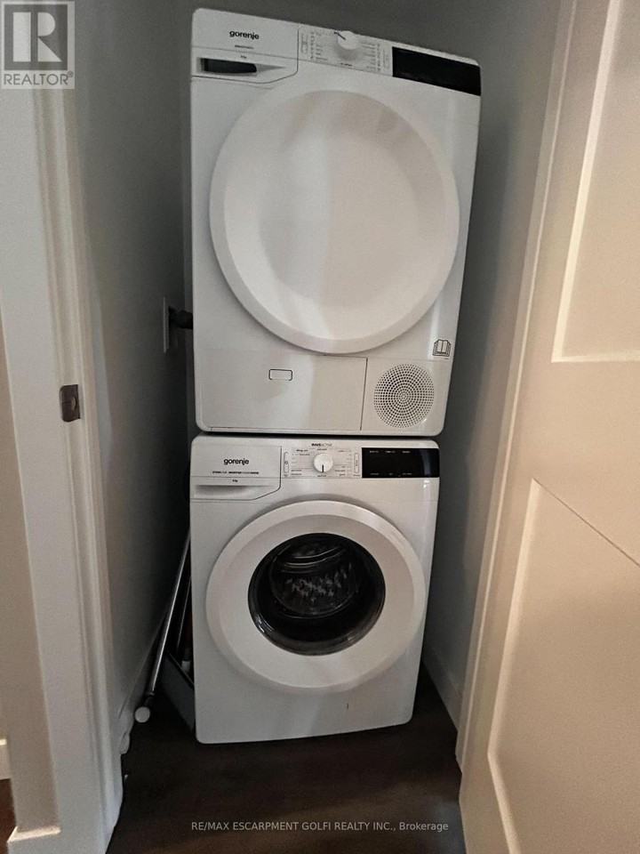 15 Queen St S #909 - Photo 3 of 9