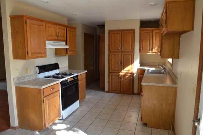 404 E Pace Ct #1 - Photo 3 of 11