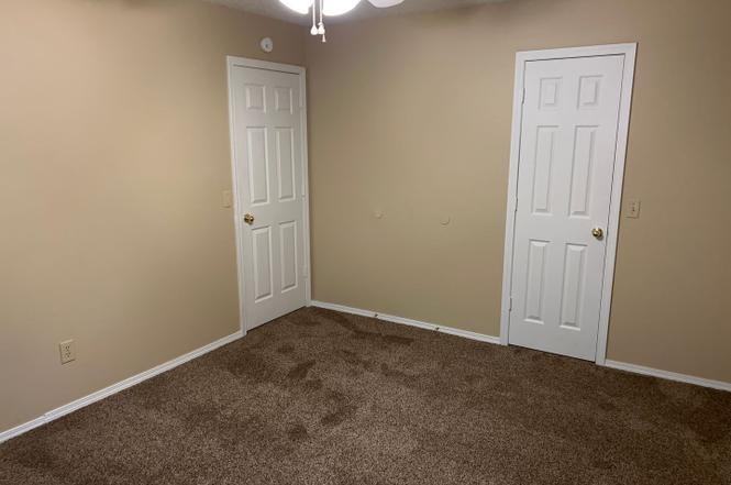 404 E Pace Ct #1 - Photo 6 of 11