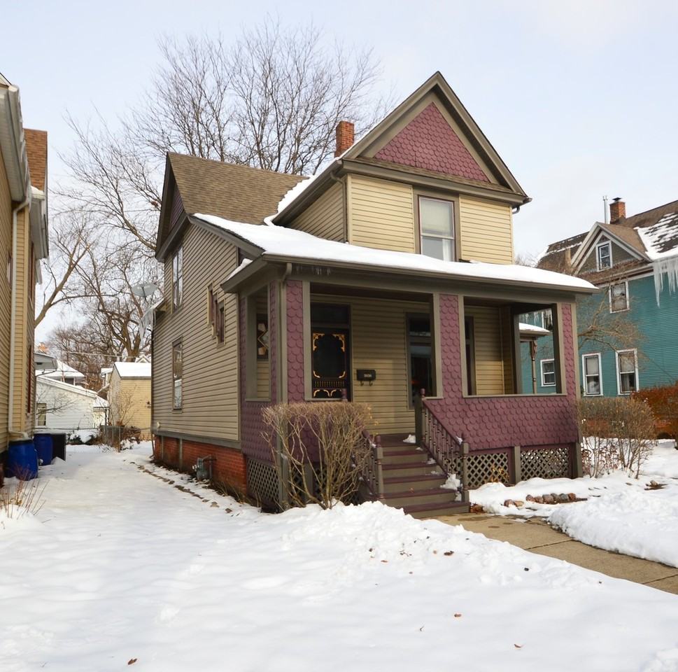 2626 Union St - Photo 2 of 32