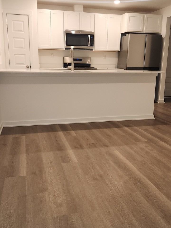 2334 Noble Ln - Photo 4 of 15