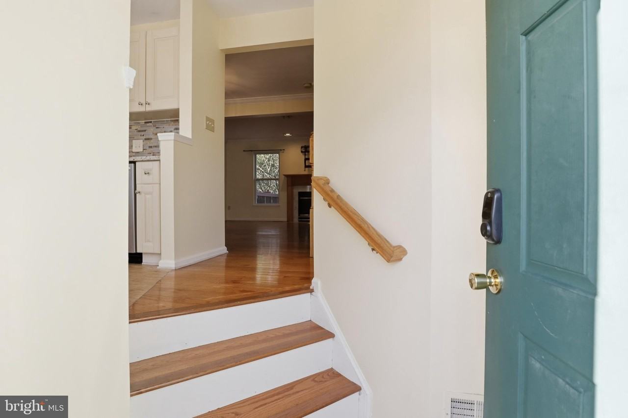 6203 Abbottsbury Row - Photo 3 of 35