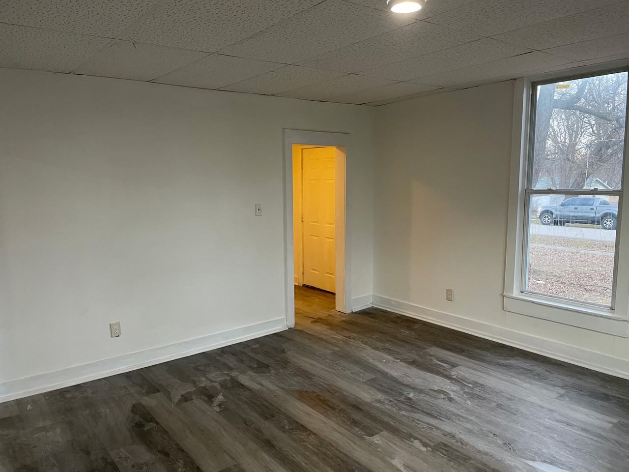 909 N Olive St #1 - Photo 5 of 10