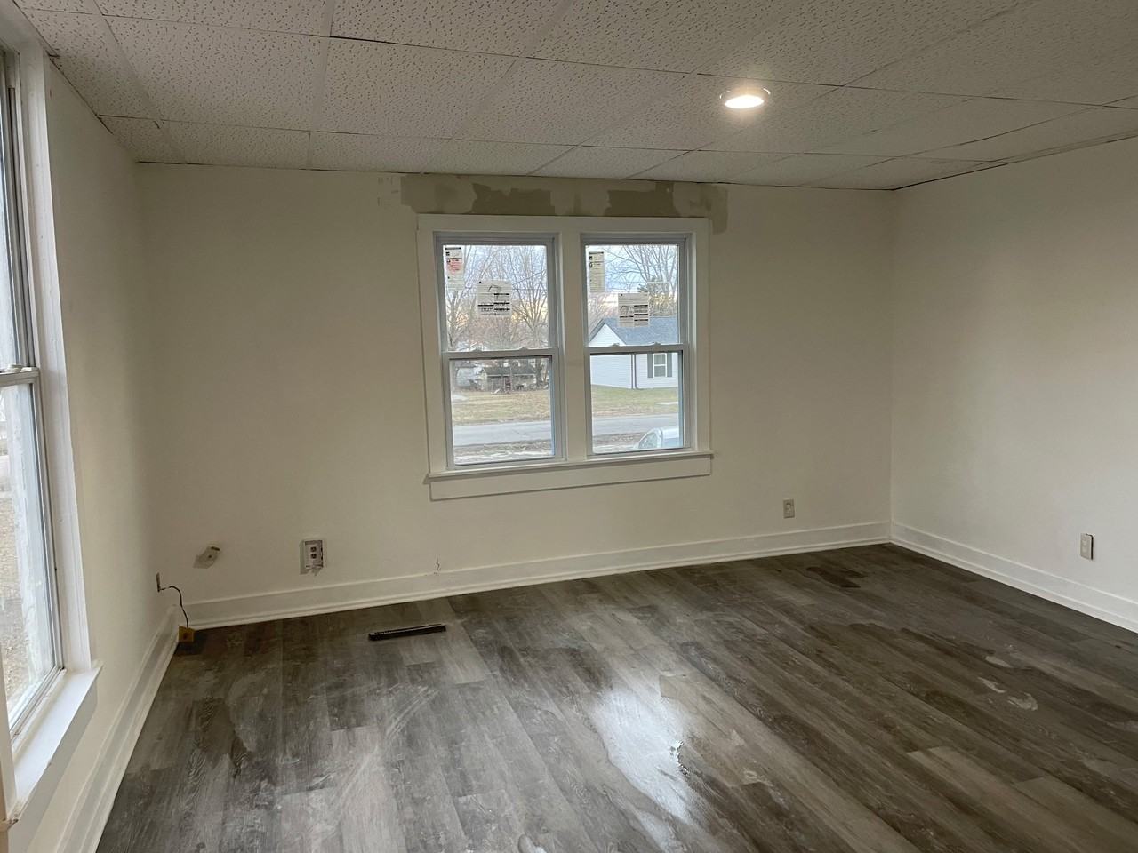 909 N Olive St #1 - Photo 6 of 10