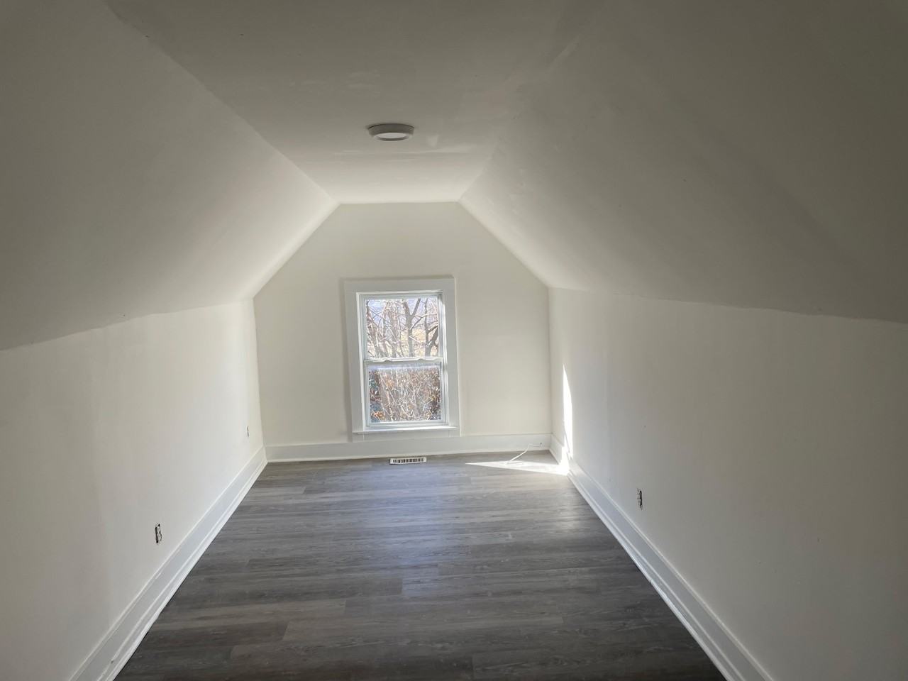 909 N Olive St #1 - Photo 7 of 10