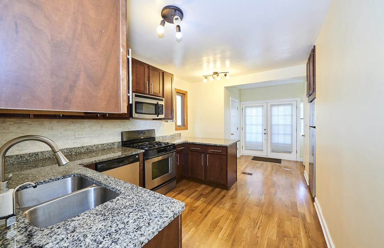 3222 W Warner Ave ##1 - Photo 3 of 21