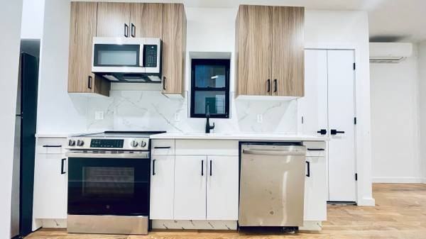 St Nicholas Ave & W 126th St #3L - Photo 2 of 18