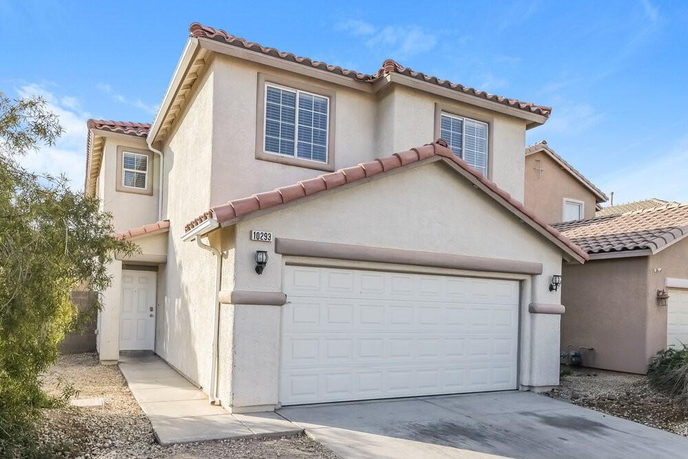 10293 Burning Bush St - Photo 4 of 17