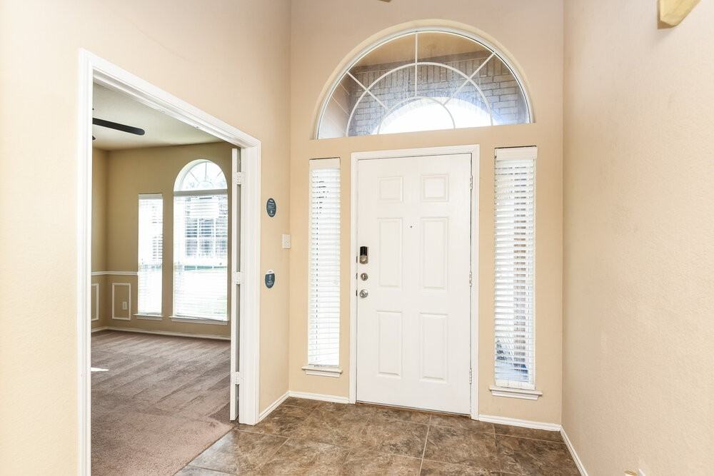 1313 Pepperfield Ct - Photo 3 of 16