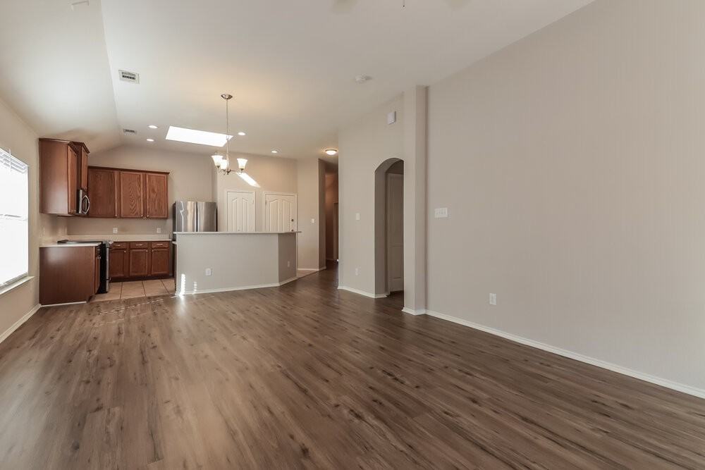 1820 Marlin Dr - Photo 5 of 16