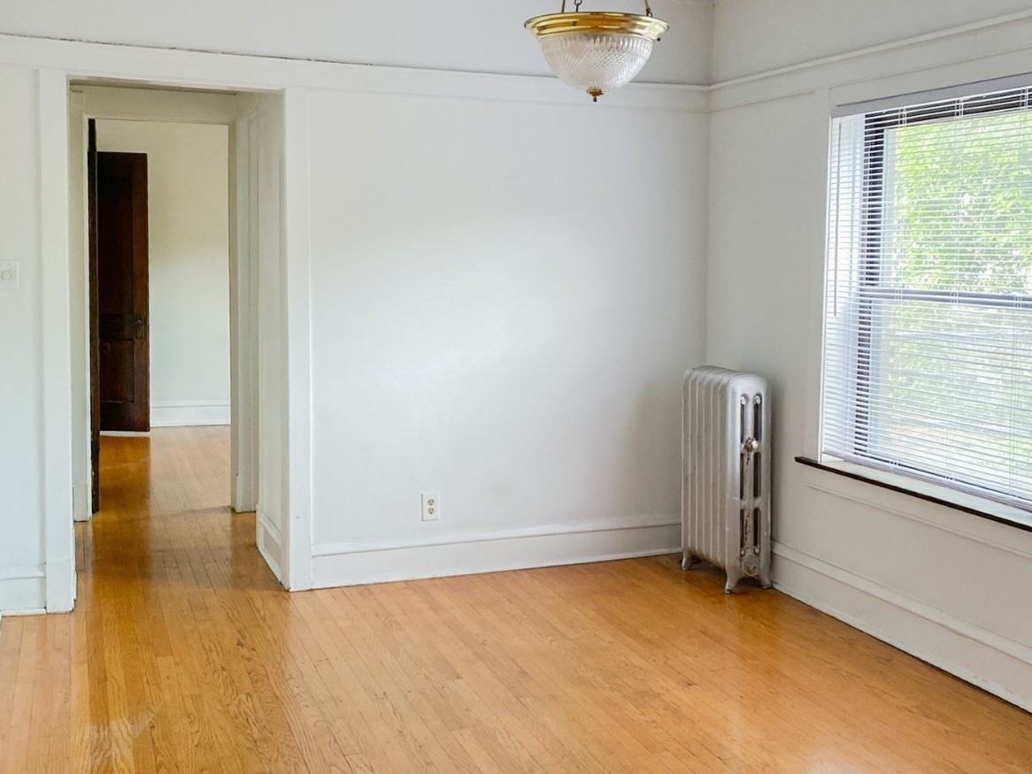 N Southport Ave & W Cornelia Ave - Photo 5 of 9