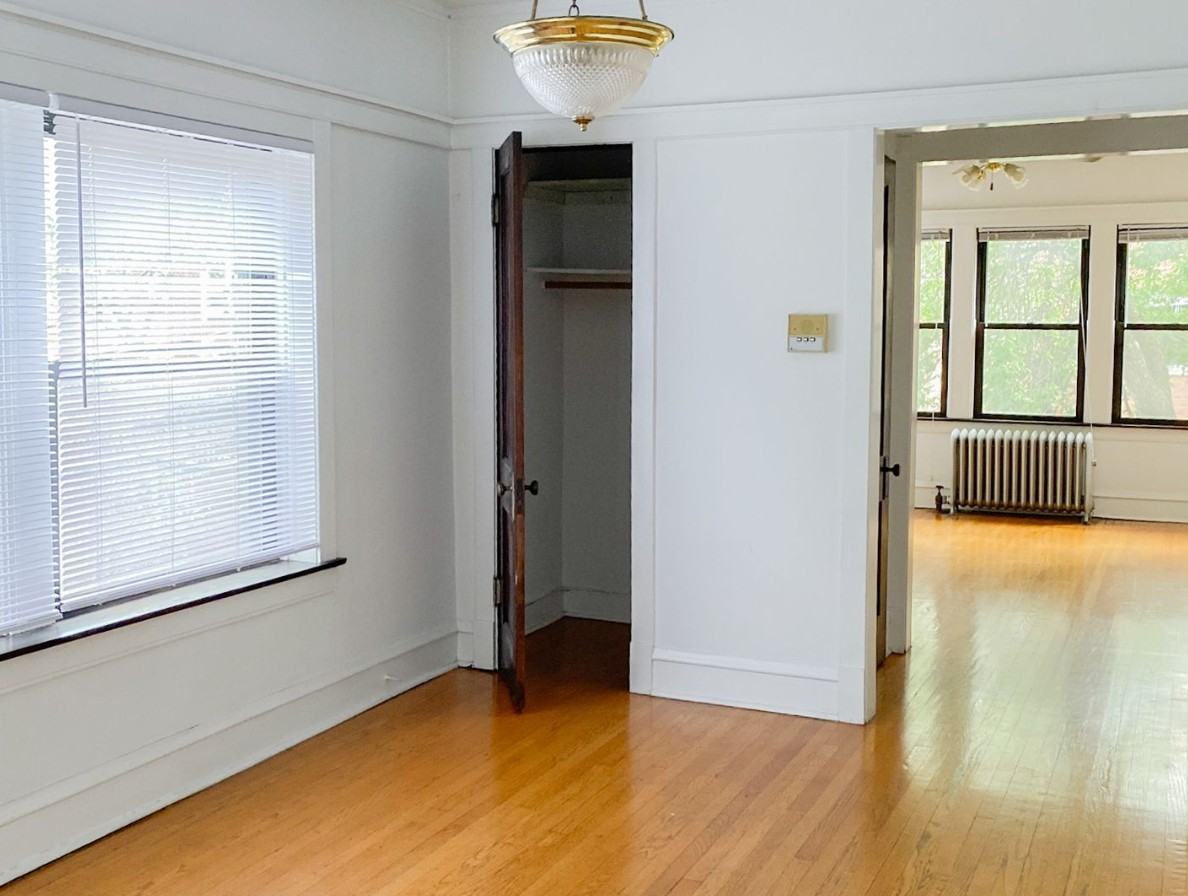 N Southport Ave & W Cornelia Ave - Photo 2 of 9