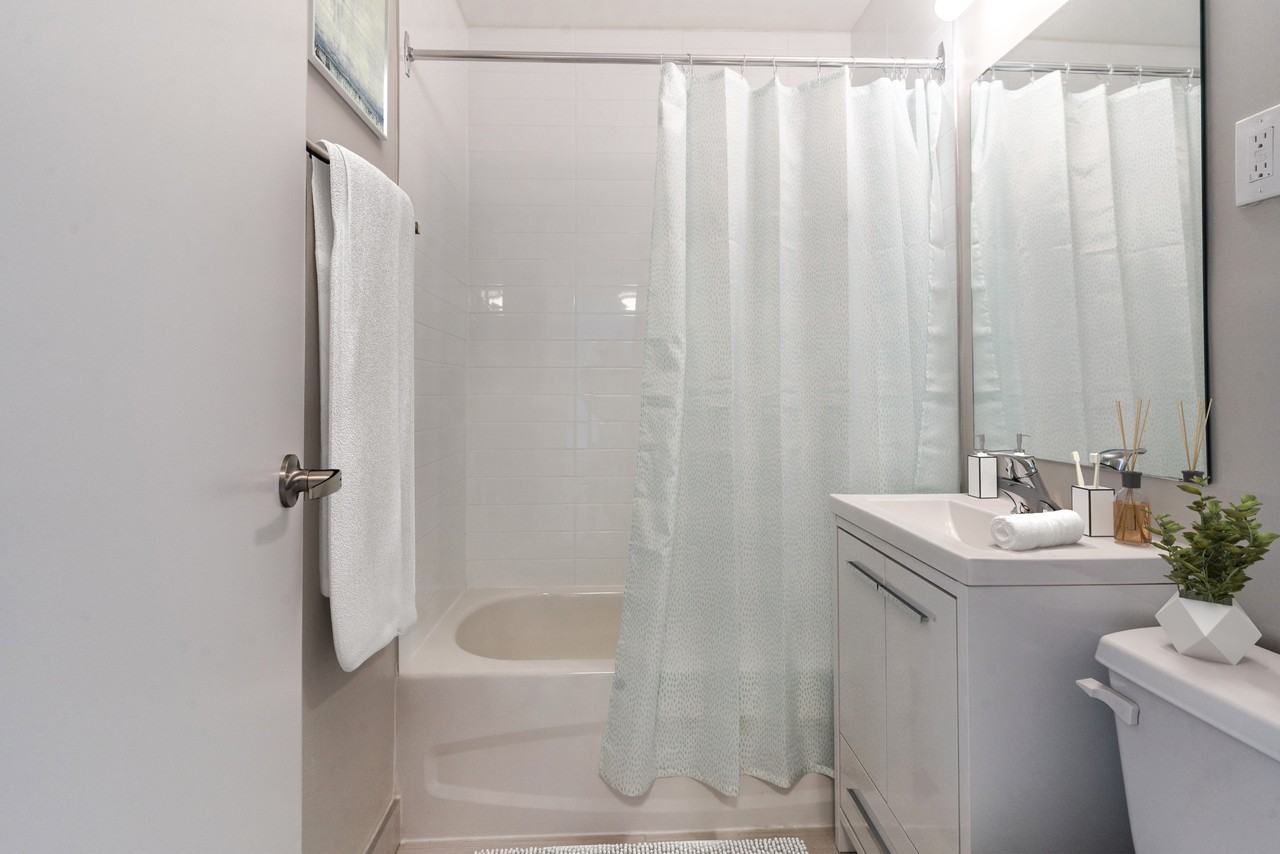 1061 Don Mills Road - Photo 4 of 10